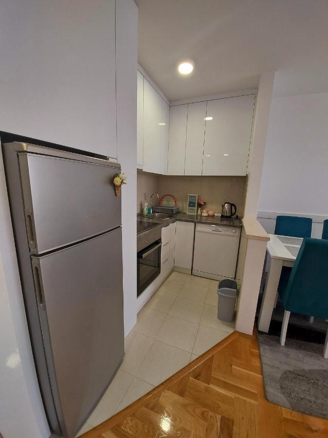 Apartman Victoria Lukavica エクステリア 写真
