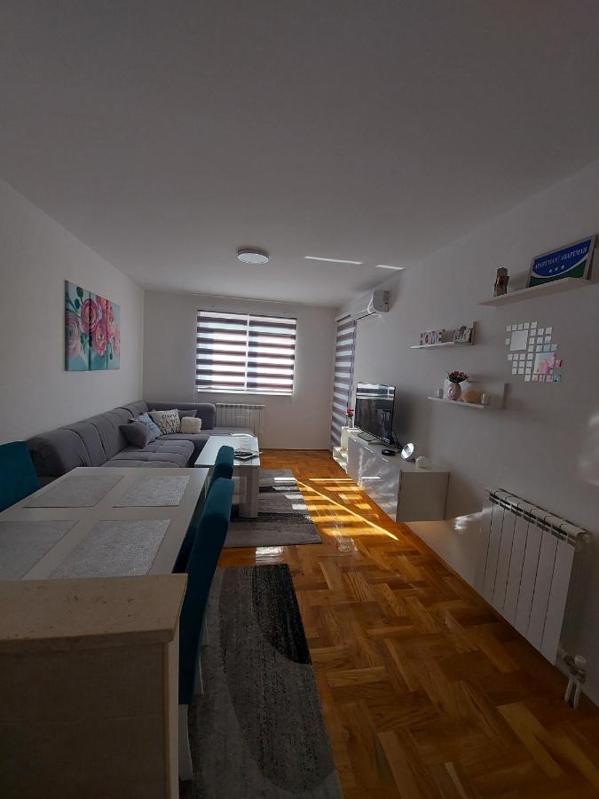 Apartman Victoria Lukavica エクステリア 写真